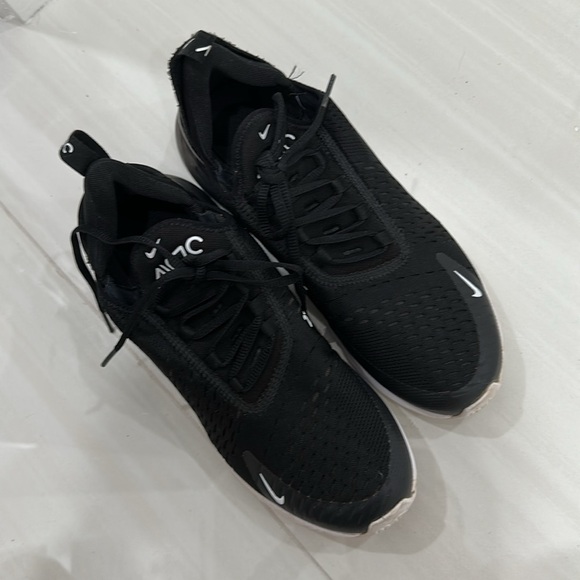 Women’s Nike Air Max 270 Sneakers - Picture 2 of 7